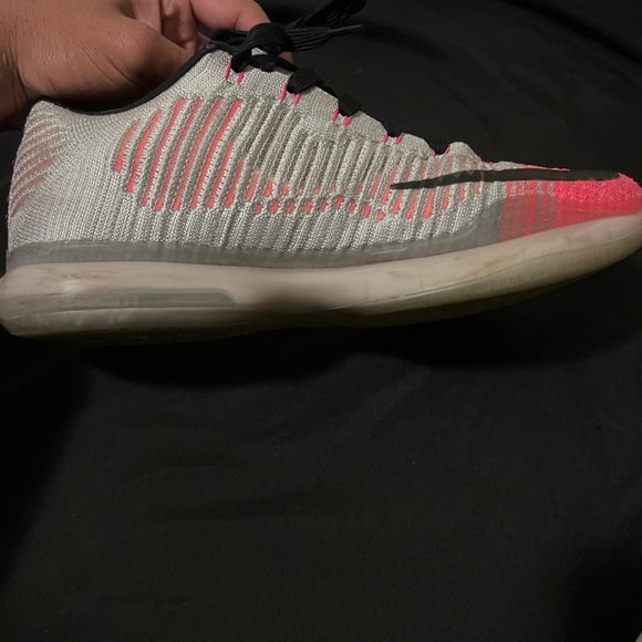 kobes size 9.5 main image 5